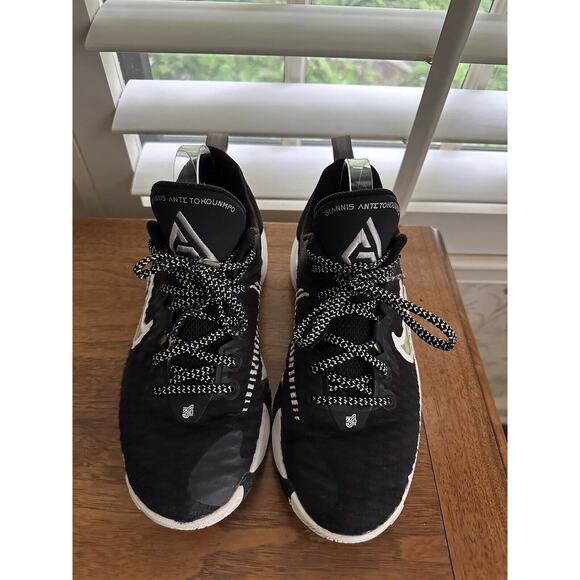 Size 7.5 - Nike Giannis Immortality Black Volt youth 7 men’s 7.5 women 9/ EU 40 - Picture 1 of 11